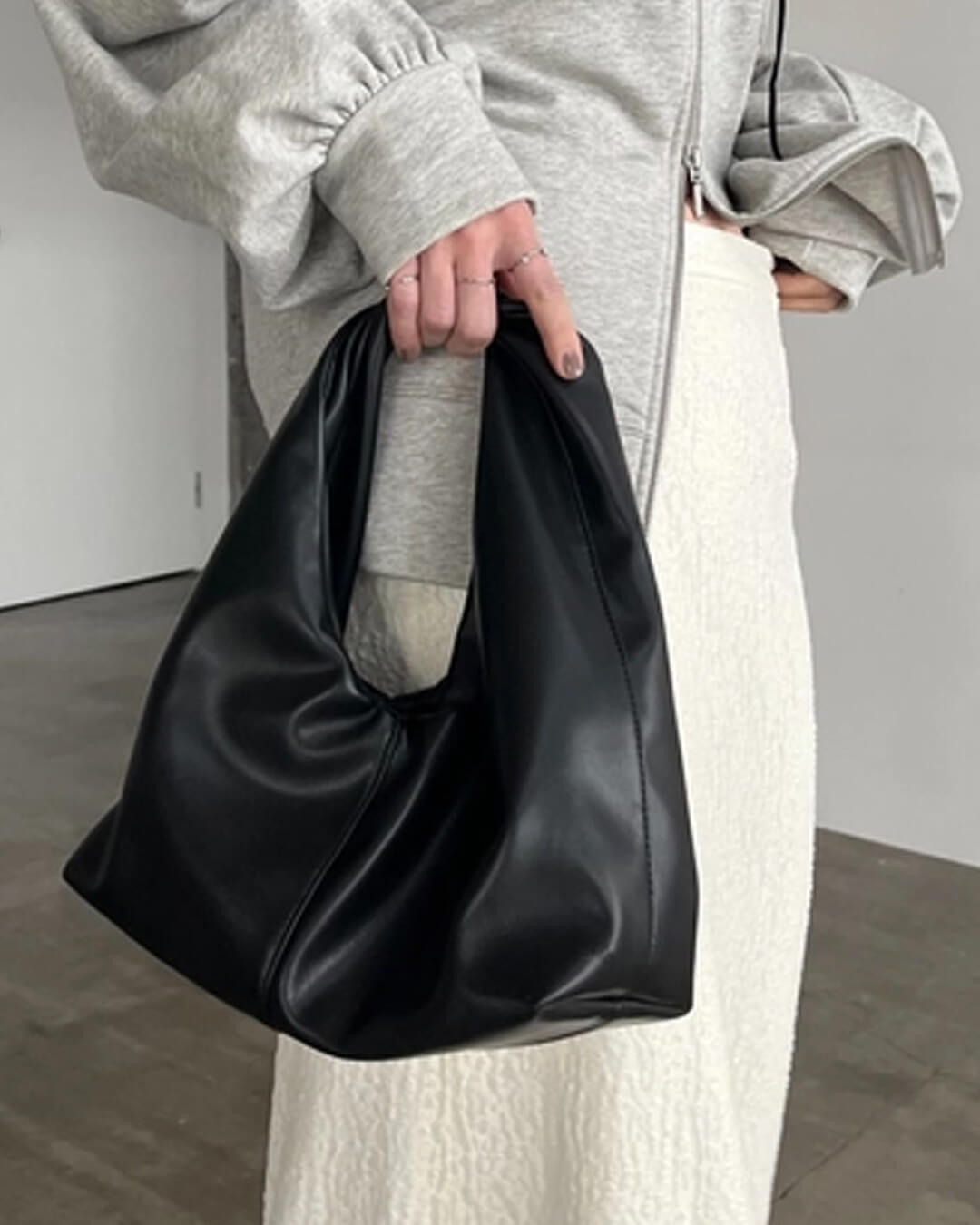 Gelyn Clutch Leather Bag